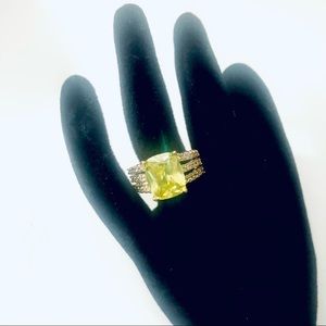 CITY BY CITY CRYSTALS FROM SWAROVSKI RING.SIZE 7